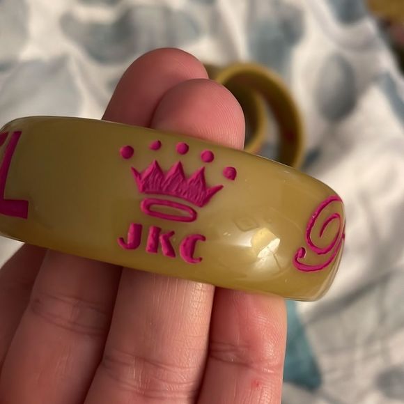 Jessica Kagan Cushman JKC Ripped off by Chanel resin bangle bracelets NWOT - Picture 3 of 4